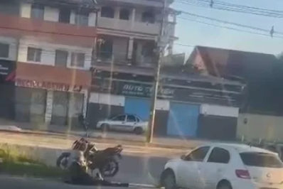Acidente entre moto e carro é registrado no Porto do Carro, em Cabo Frio