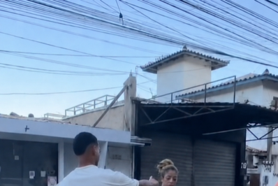 Vivi Noronha joga presente no lixo, pega mal nas redes e vira alvo de críticas