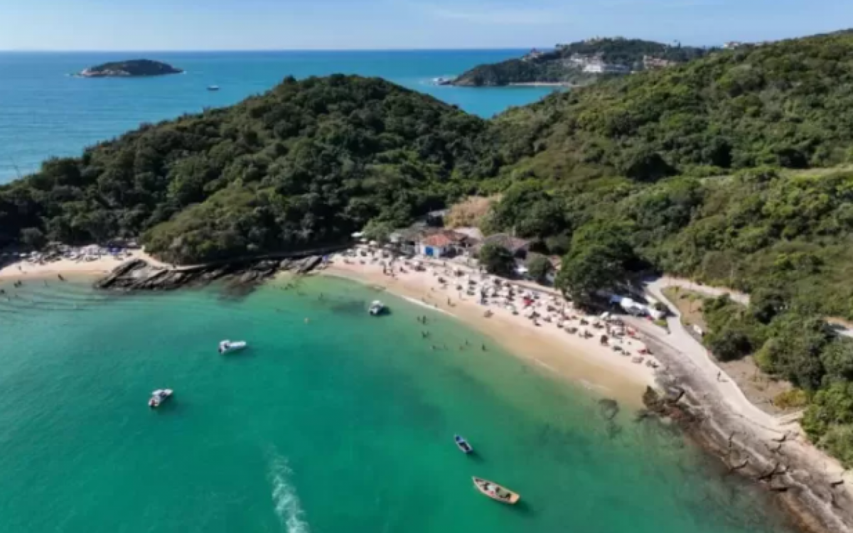 No ranking nacional, Búzios fica atrás apenas de São Francisco do Sul (SC), com seis praias recomendadas, e empata com Bombinhas (SC)