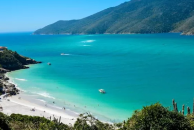 Praia de Arraial do Cabo é eleita uma das 50 melhores do planeta