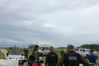 Operação fiscaliza voos de paramotor sem autorização em Arraial do Cabo