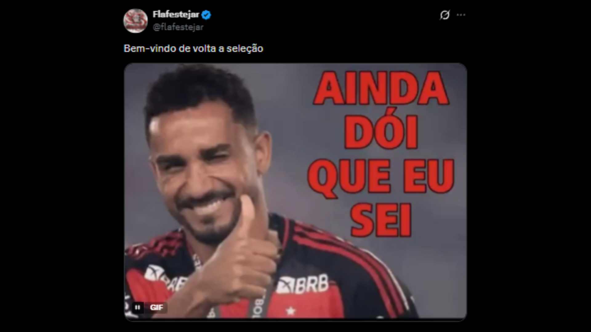 Torcedores mostrando apoio a Danilo depois de sua volta - Reprodução/X @flafestejar