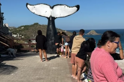 Arraial do Cabo inicia segunda etapa da instalação de lunetas panorâmicas e réplicas de caudas de baleias