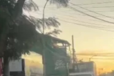 Acidente deixa duas pessoas feridas na Rua Porto Alegre, em Cabo Frio