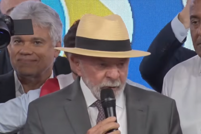 Em convenção nacional, PDT oficializa apoio a Lula nas eleições