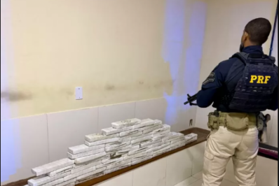 Homem é preso com 55 kg de maconha durante viagem para Cabo Frio