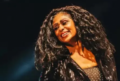 Claudette King se apresenta no Wine & Jazz Festival em Araruama