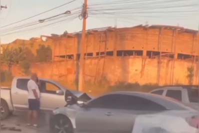 Acidente entre dois carros é registrado na RJ-106, em São Pedro da Aldeia