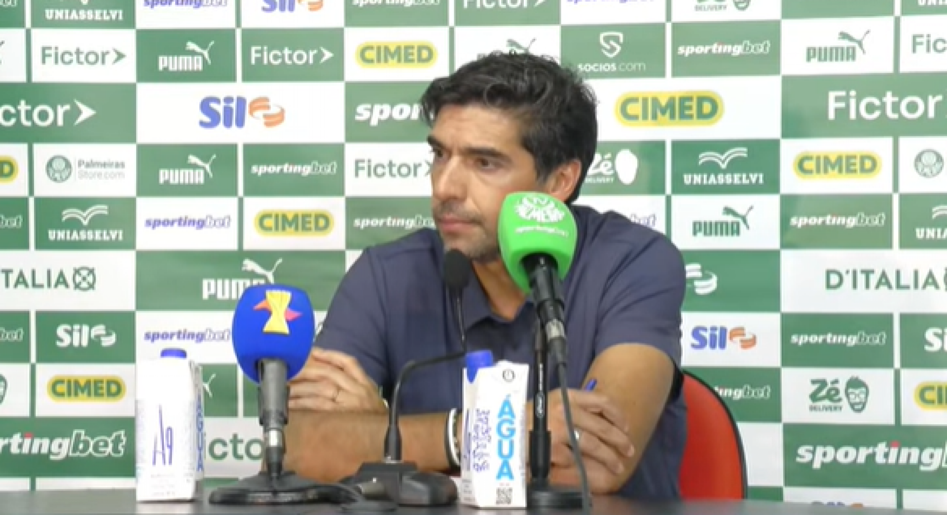 Abel Ferreira pistola ao comentar se o Palmeiras &eacute; o mais favorecido pelo VAR
