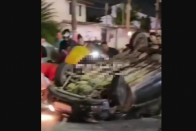 Veículo capota no Jardim Excelsior, em Cabo Frio