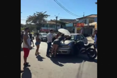 Motociclista fica ferida após colisão com carro na RJ-102, em Búzios