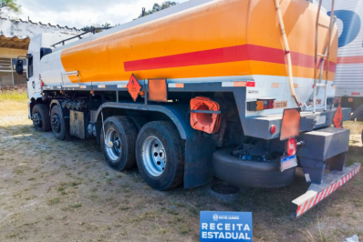 Caminhão é apreendido com 15 mil litros de etanol sem nota fiscal