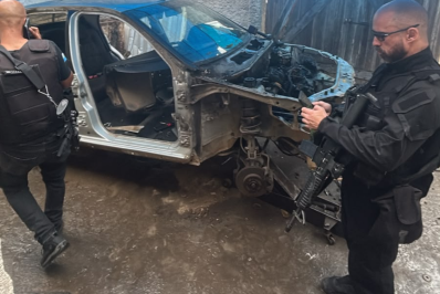 Polícia encontra desmanche de veículos roubados em São Gonçalo