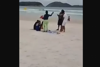 Ambulante tenta atacar agente de turismo com faca em praia de Cabo Frio