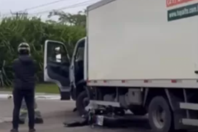 Caminhão e moto se envolvem em acidente nesta quinta (27) em Araruama