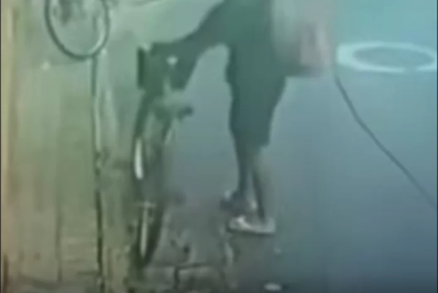 Homem furta bicicleta em hostel de Arraial e deixa documentos pelo caminho