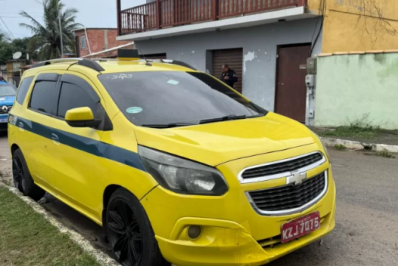 Táxi furtado é localizado pela PM no Jardim Esperança, em Cabo Frio
