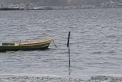 Poluição preocupa moradores na Praia do Camerum, em São Pedro da Aldeia