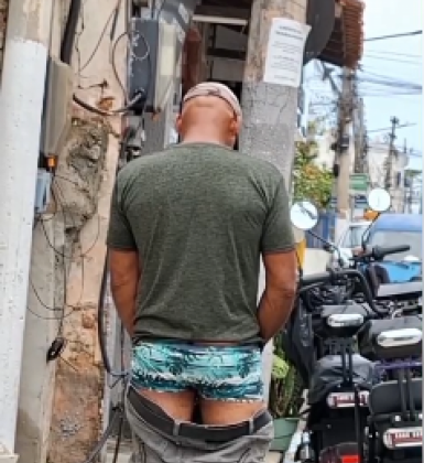 Homem é detido após urinar em via pública em Iguaba Grande