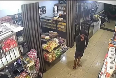 Homem é flagrado furtando padaria em Tamoios, distrito de Cabo Frio