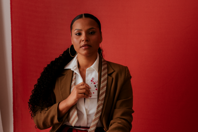 Cantora Donna Dona realiza show gratuito em Duque de Caxias