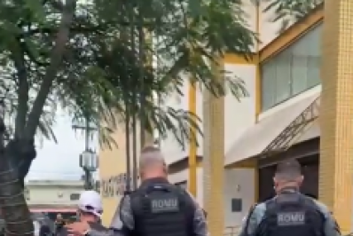 Mulher é presa por tentar estuprar outra mulher em Arraial do Cabo