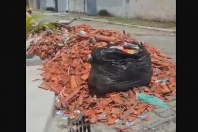 Fiscalização encontra descarte de entulho próximo a bueiro em Cabo Frio
