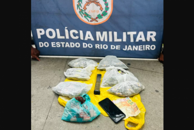 Homem é preso com mais de 2 kg de drogas após fugir em Cabo Frio